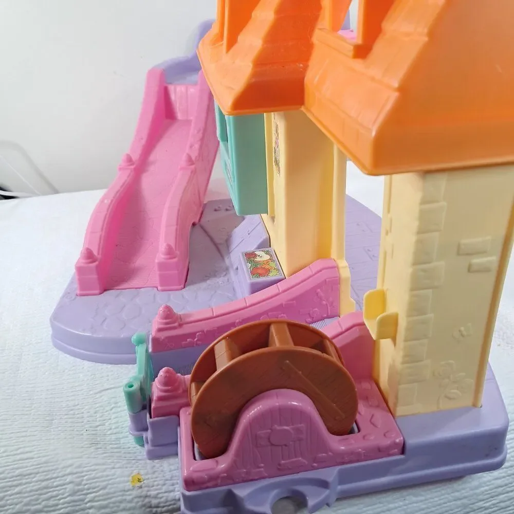 Fisher-Price‎ Little People Belle's Klip Klop Cottage Beauty & the Beast playset